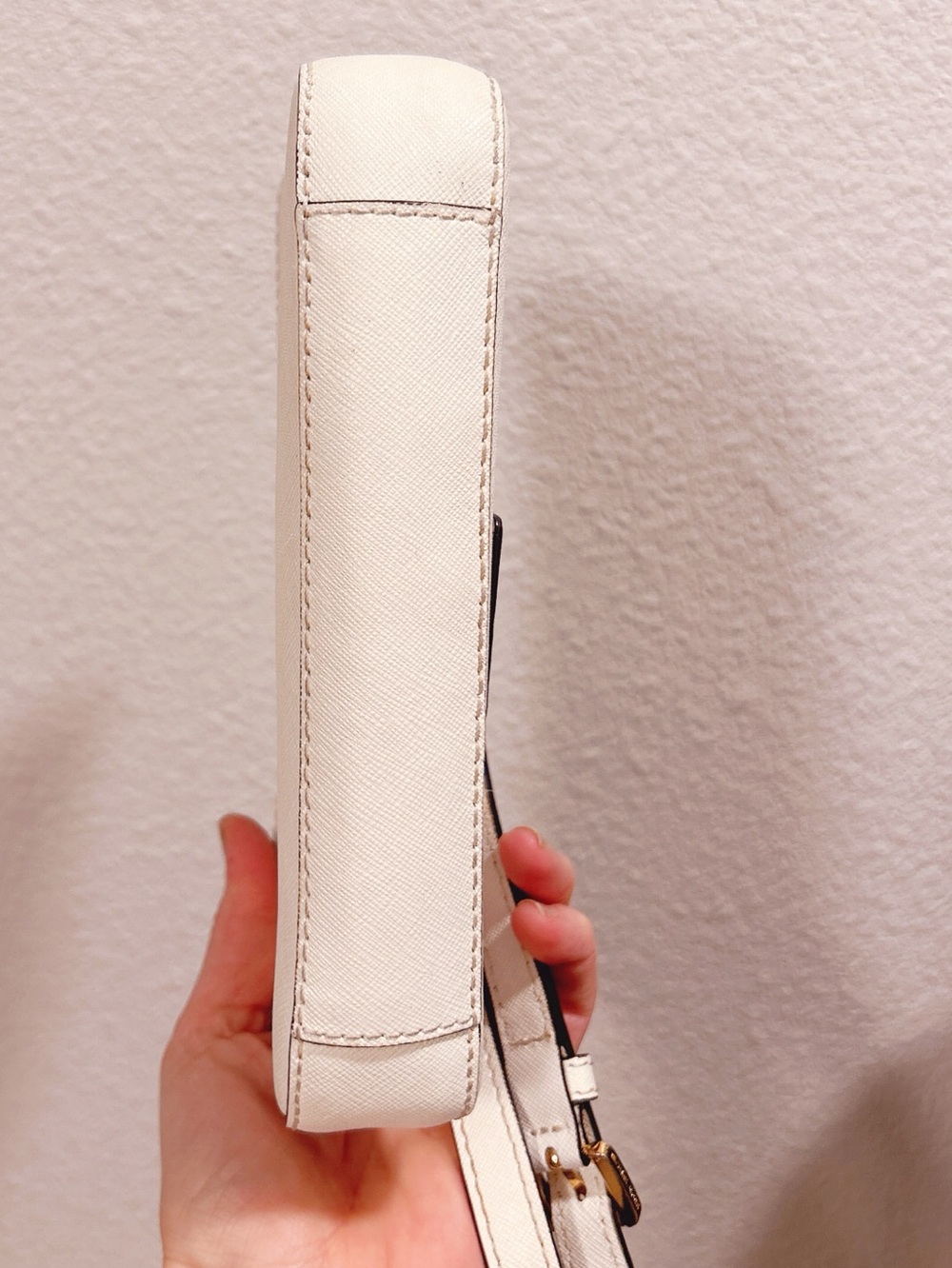 Michael Kors Off White Saffiano Crossbody with Gold MK Hardware Accent - Picture 4 of 7